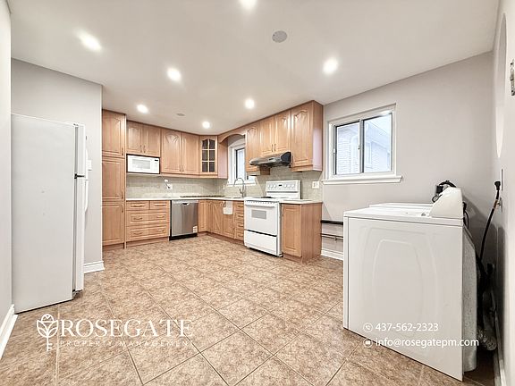 3rd image of 10A Invergordon Ave