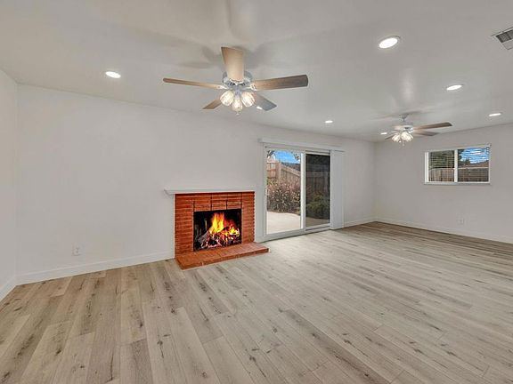 3rd image of 1663 Parklawn Dr