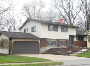 2445 E Columbia Ave, Davenport, IA 52803
