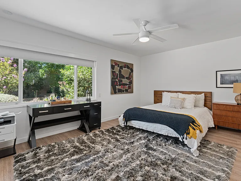 16 Primary Bedroom