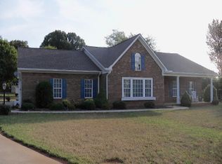 140 Idlewild Rd, Advance, NC 27006