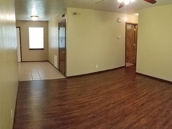 3rd image of 1216 Pond Creek Dr