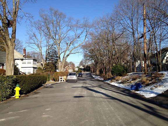 5th image of 109 Laurel Ave