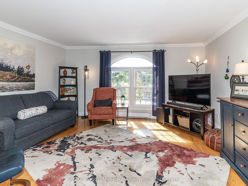 1st image of 44 King William St #4