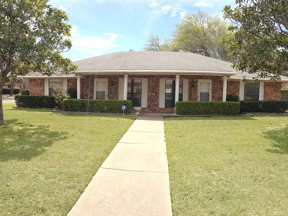 2nd image of 1711 Iris Cir #A