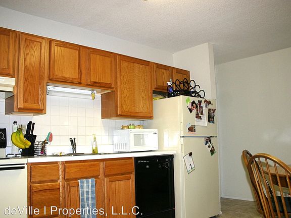 5th image of 817 Southwest Blvd APT F