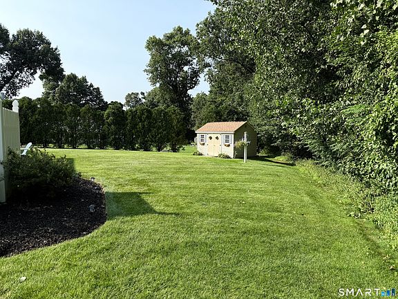 4th image of 2 Clinton Lane