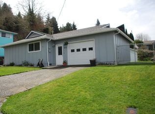 915 View St, Reedsport, OR 97467