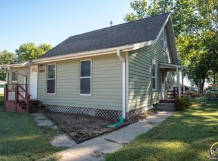 424 Orange St, Rossville, KS 66533