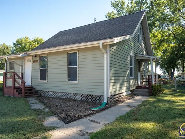 424 Orange St, Rossville, KS 66533