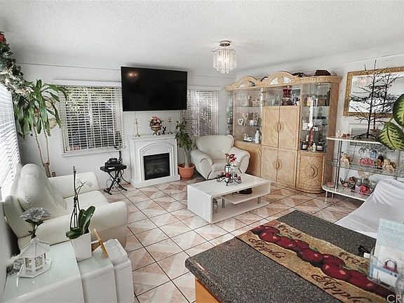 3rd image of 3247 W 112th St