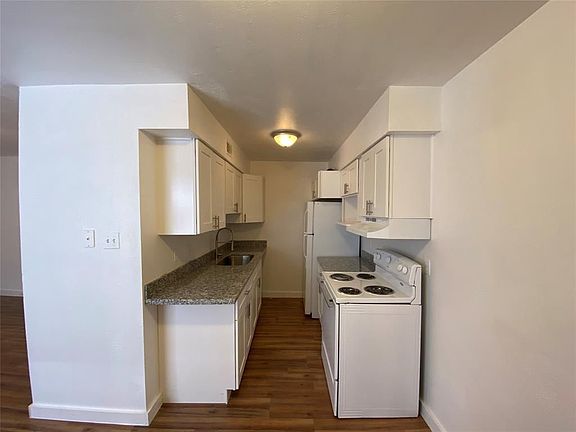 4th image of 2803 Cypress Bend Cir APT D