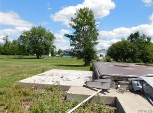 228 Peppermint Rd, Lancaster, NY 14086