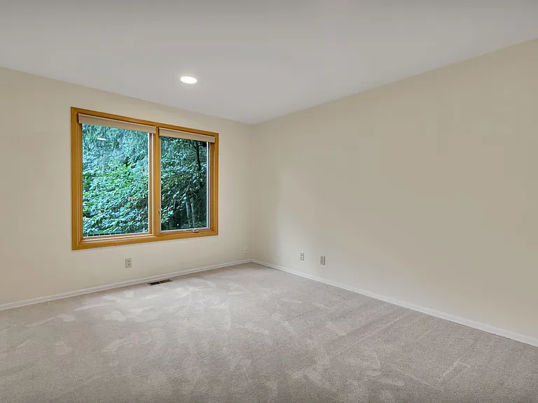 16323 NE 50th Way — Photo 20