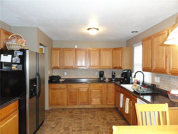 3rd image of 2501 Terry Ave