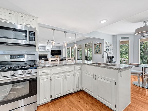 5th image of 15399 Putman Rd
