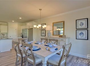127 Creekview Rd, Hendersonville, NC 28791