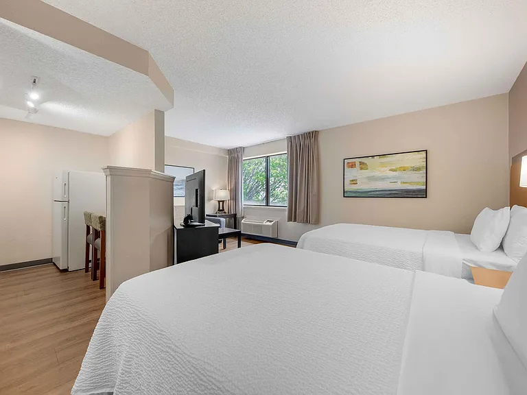Deluxe Studio - 2 Full Beds