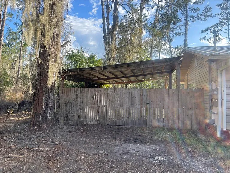 211 NW Highway 441 — Photo 26
