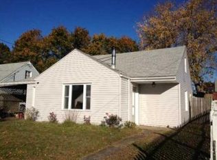 46 Nimitz Rd, Rumford, RI 02916