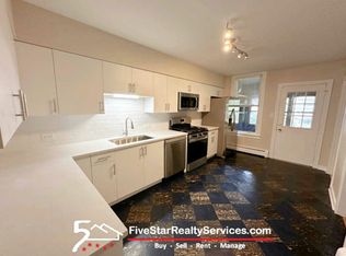 2424 W Thomas St #1, Chicago, IL 60622