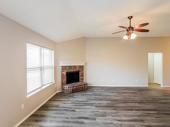 4th image of 536 Brandy Ct