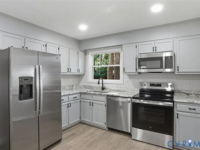 9015 Covewood Rd — Photo 8
