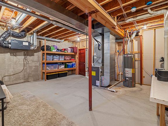 5th image of 721 Ledgeview Ln