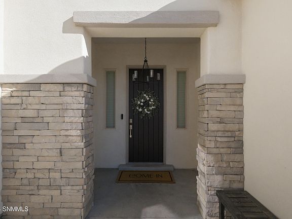 3rd image of 3777 Nightingale Ave