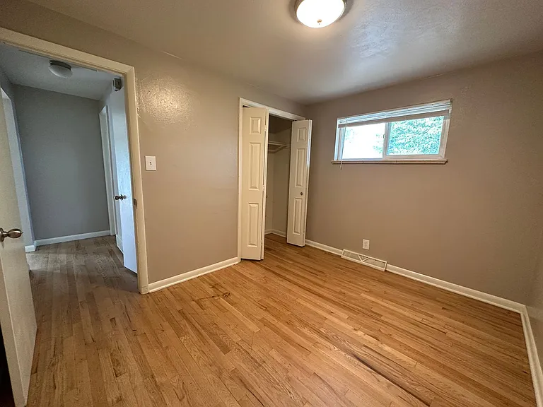 150 S Hooker St — Photo 10