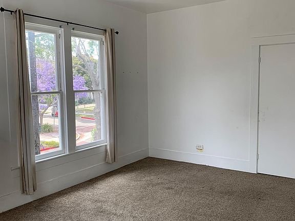 3rd image of 333 W Ortega St