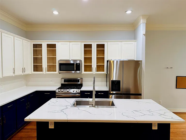 3526 Cline St — Photo 8