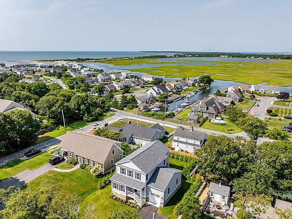 3rd image of 29 Parkers Neck Road