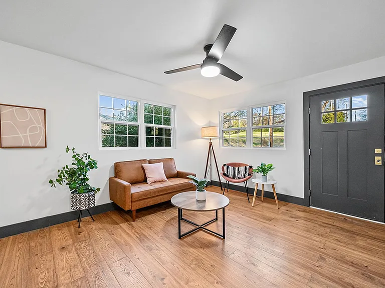 610 Ford St — Photo 3