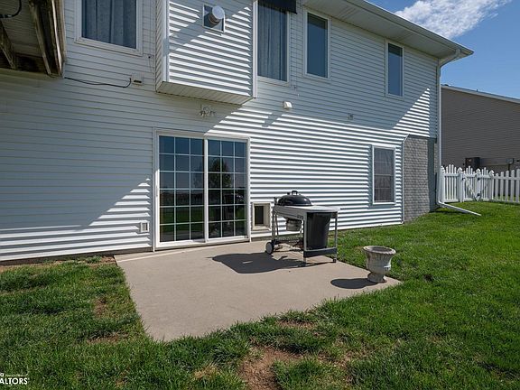 4th image of 112 Willow Cir