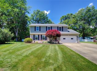 1495 Fredrickburg Dr, Diamond, OH 44412