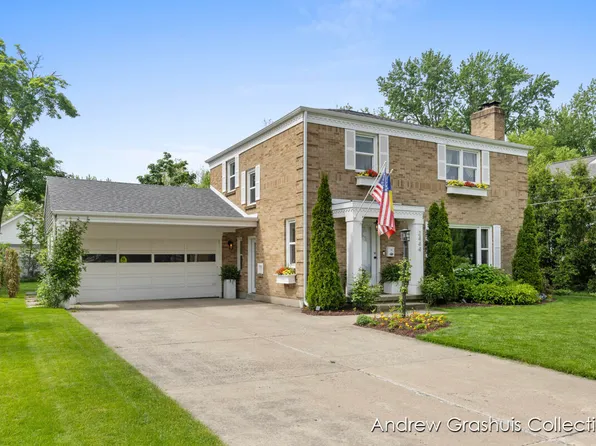 2444 Hall St SE, East Grand Rapids, MI 49506