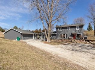 1275 Hogback Brg, Earlham, IA 50072