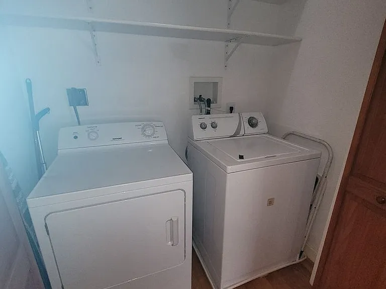 1226 Richmond Cres — Photo 21