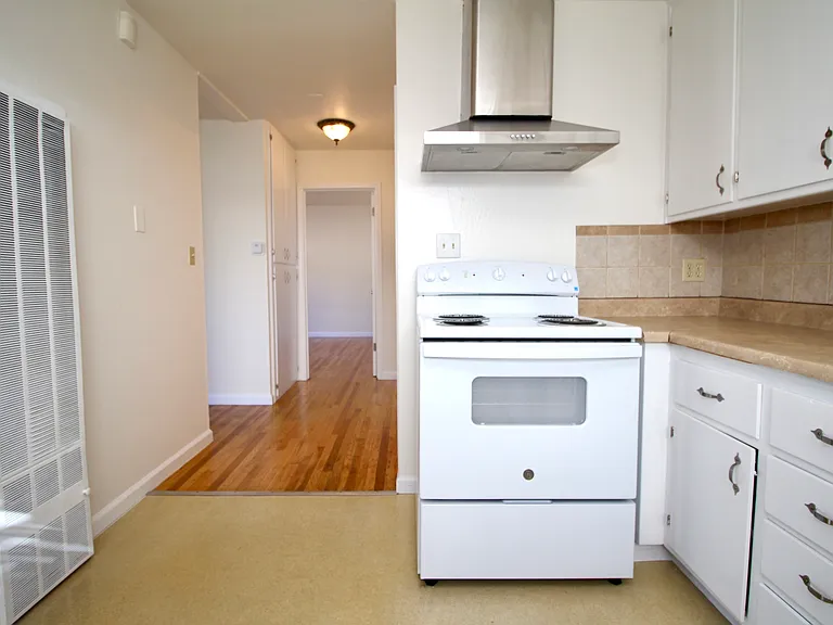 205 Smalley Ave #4 — Photo 6