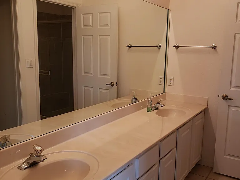 160 S Shepard Dr #16 — Photo 11
