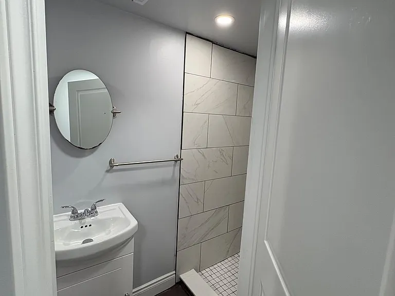 100 Masterson Cres #LOWER — Photo 10
