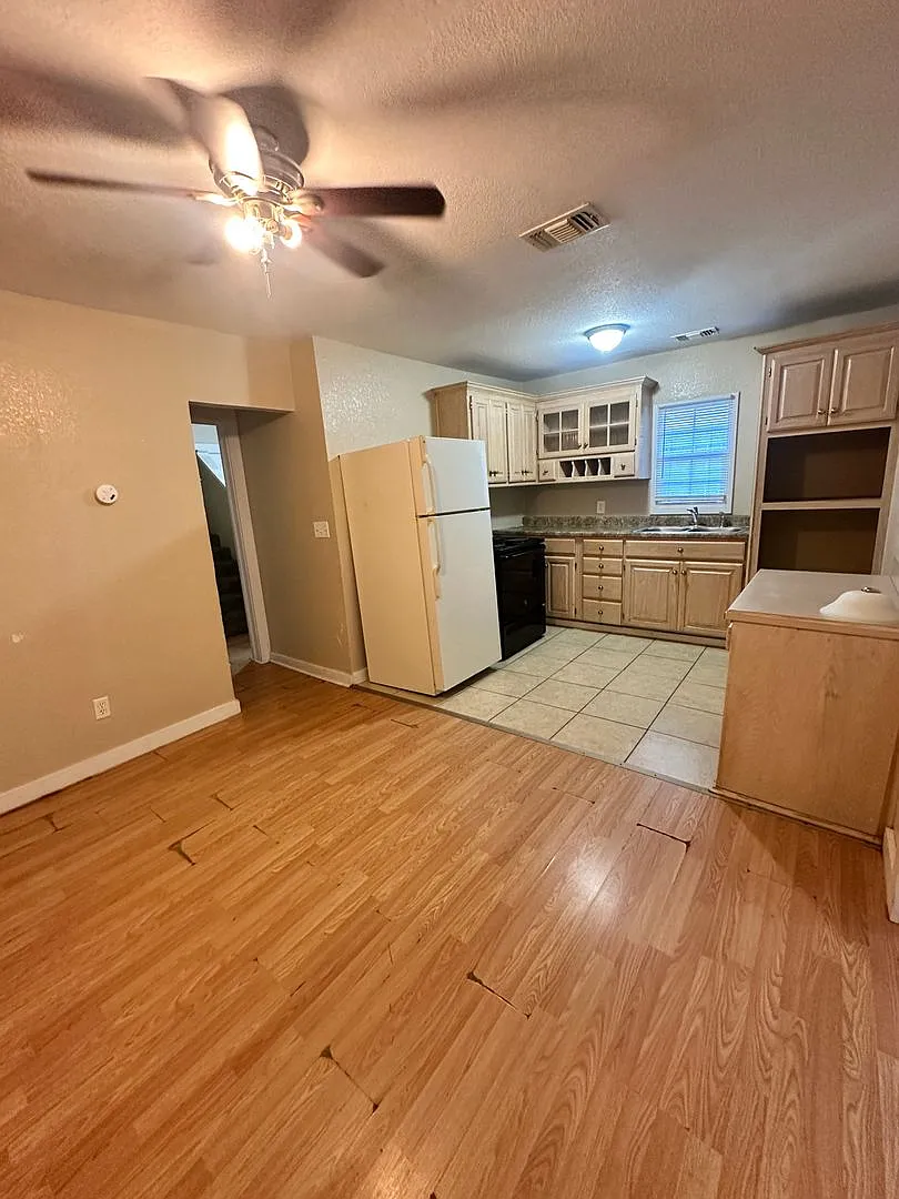 907 South Carolina Street — Photo 4