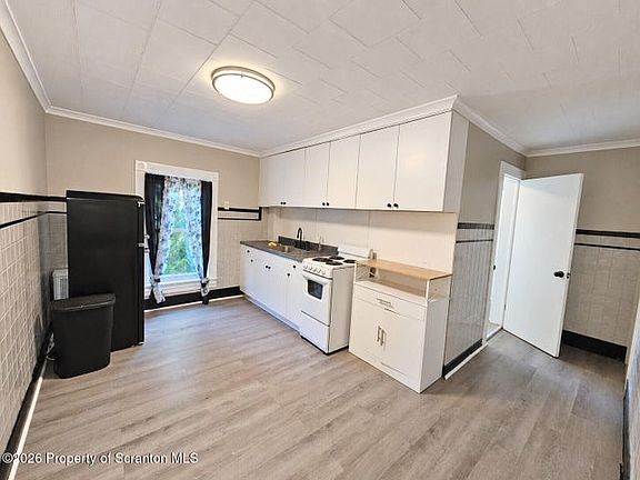 2nd image of 2510 Boulevard Ave APT 2