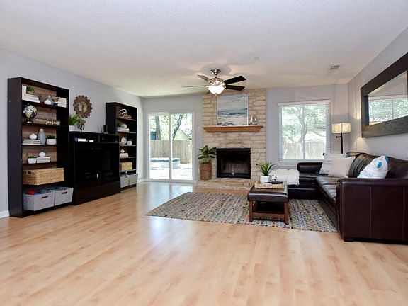 2nd image of 11800 Acorn Creek Trl