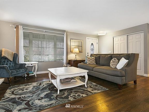 3rd image of 1421 Park Avenue