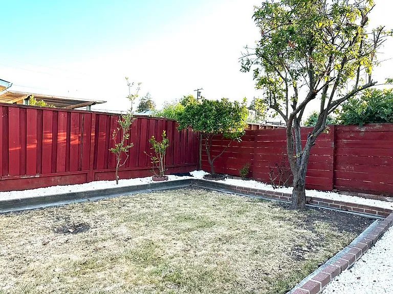 656 E Duane Ave — Photo 13