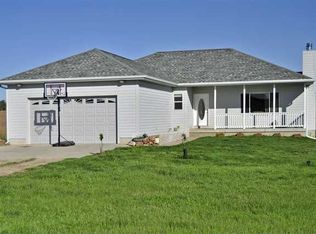 60885 733 Rd, Sterling, NE 68443