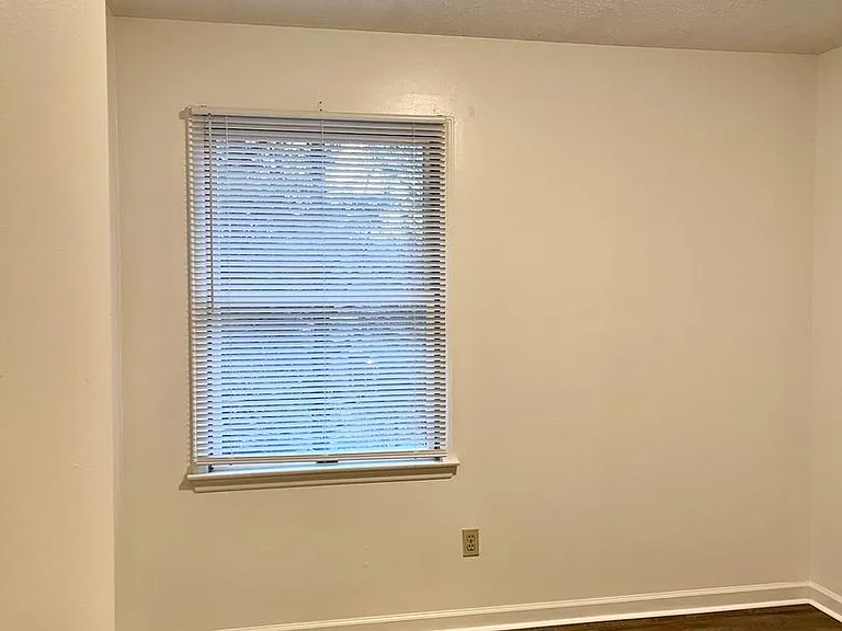 1477 Sandy Cir — Photo 31