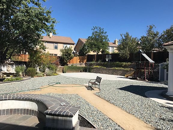 4th image of 3298 Moulin Ln